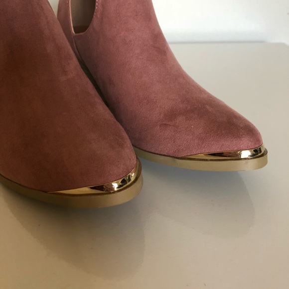 NWOT/NWOB. Blush booties 🎀 - Picture 4 of 6